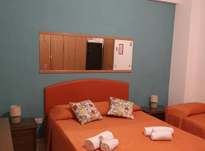 לינה וארוחת בוקר Casa Valeria 4*