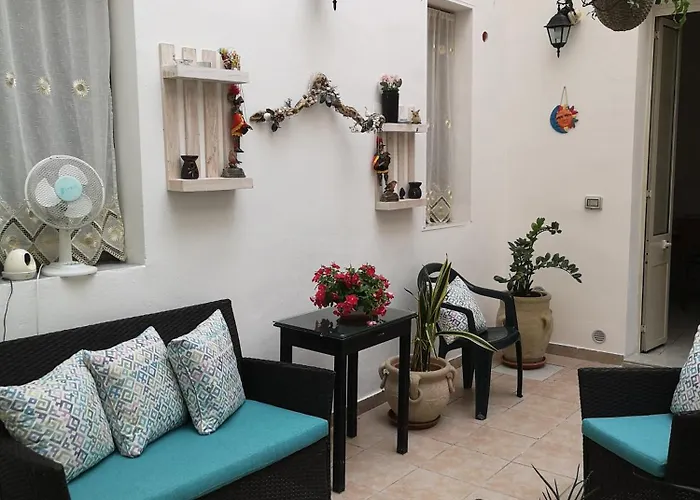 לינה וארוחת בוקר Casa Valeria 4*